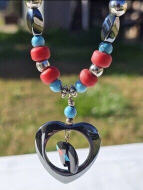 Vintage Southwest Hematite Zuni Beaded Necklace Heart Bear Inlay